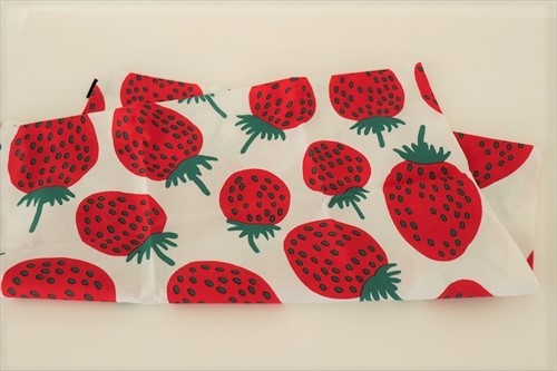 画像: 【marimekko】　pienimansikka　白　クッションカバー